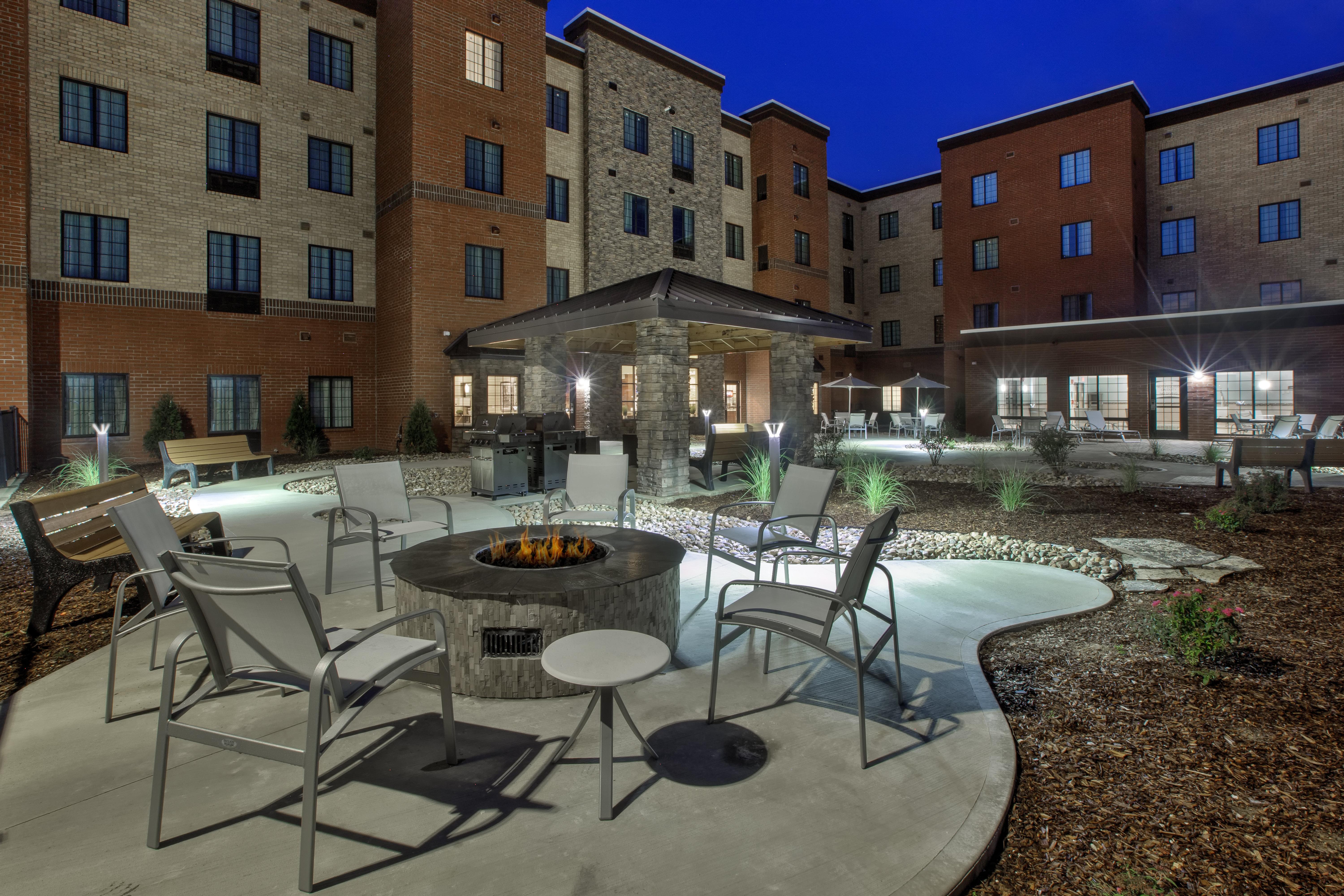 Staybridge Suites - Benton Harbor-St. Joseph, An Ihg Hotel Bagian luar foto